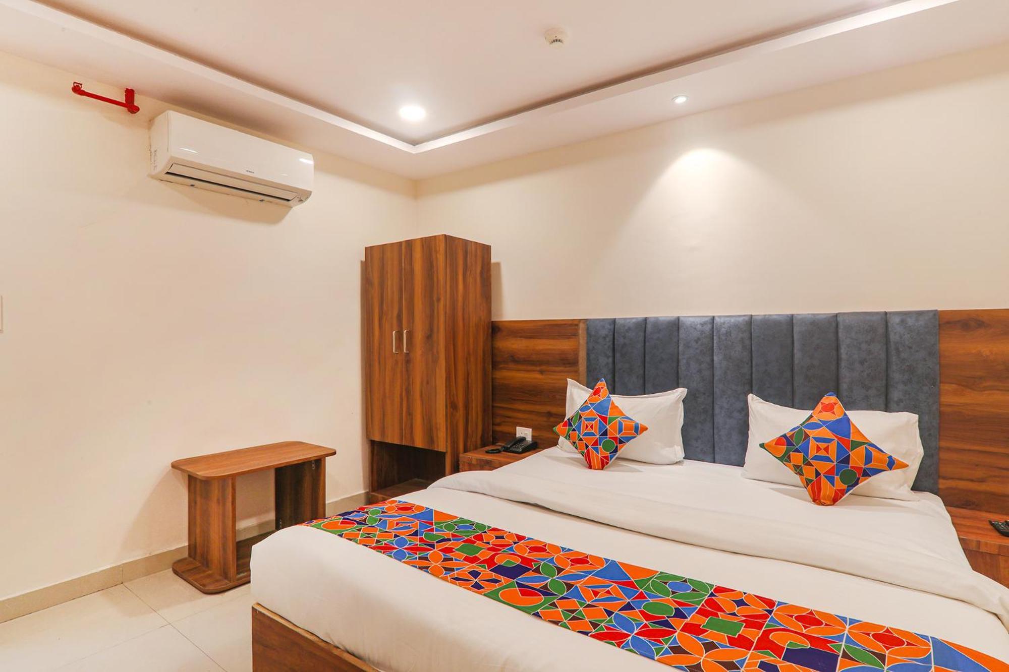 Fabhotel Rachna Palace And Banquets - Nr Lekhraj Metro Station Lucknow Exterior foto