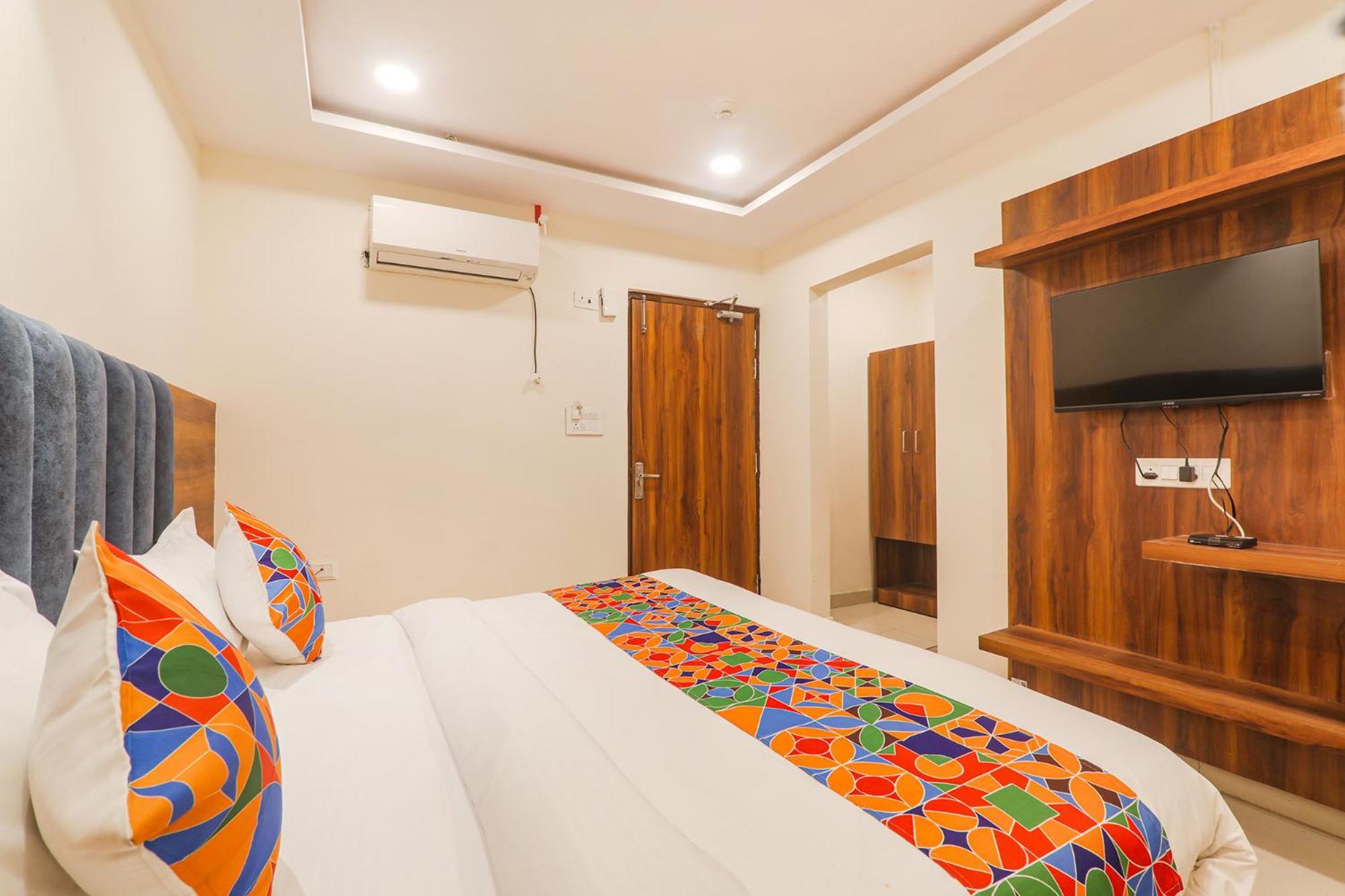 Fabhotel Rachna Palace And Banquets - Nr Lekhraj Metro Station Lucknow Exterior foto