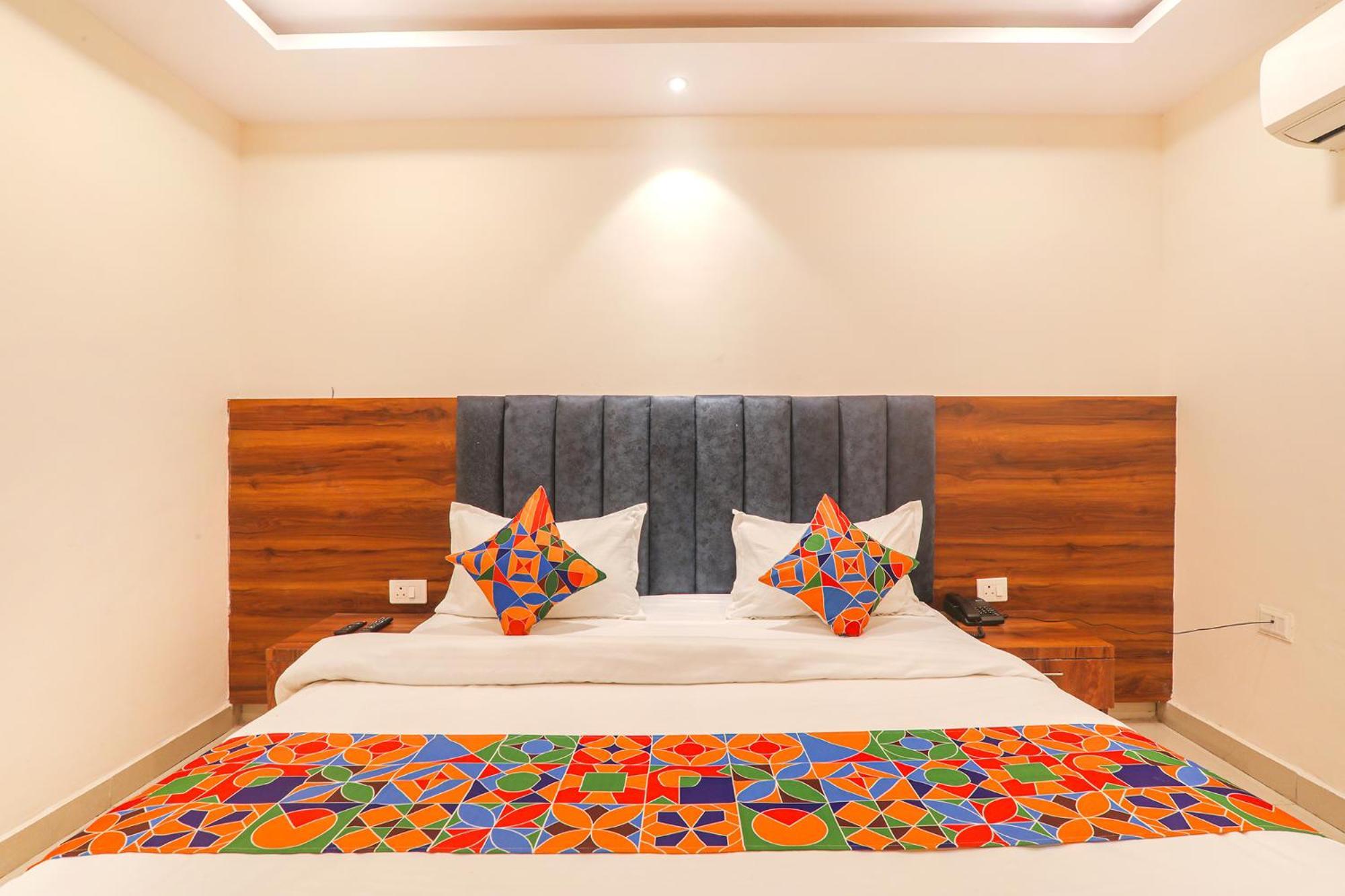 Fabhotel Rachna Palace And Banquets - Nr Lekhraj Metro Station Lucknow Exterior foto